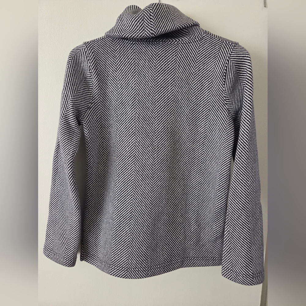 Women's Black and White Sweater